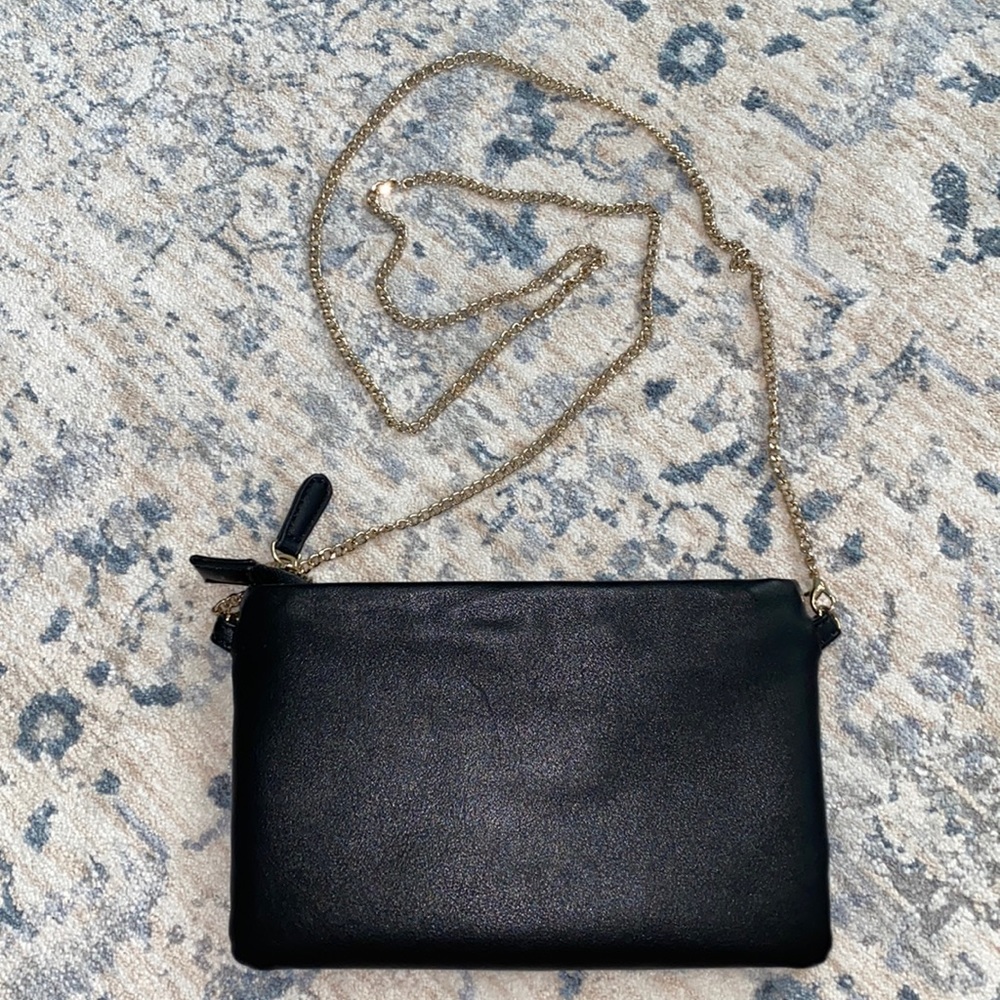 black crossbody purse